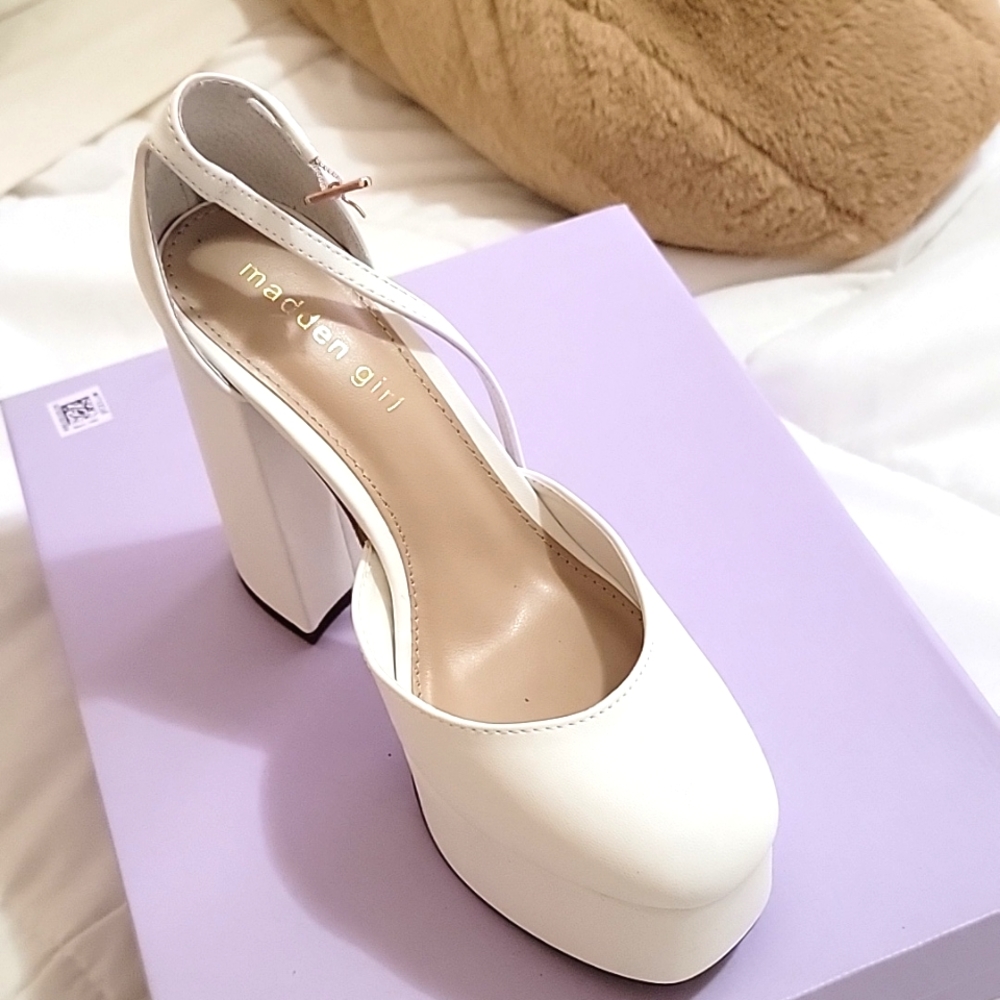 Steve madden white dion heels size 6